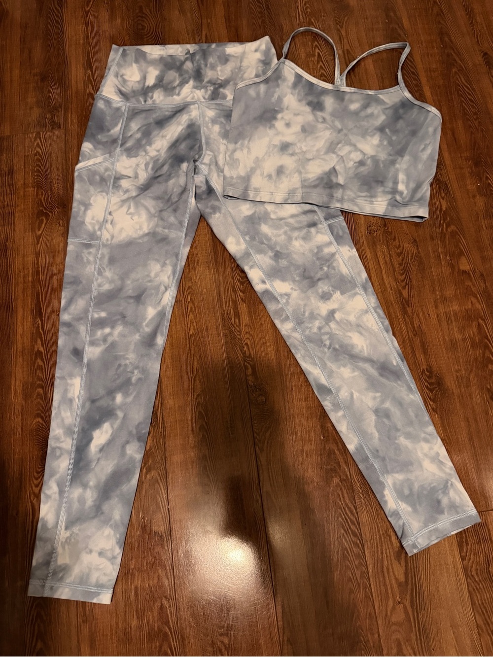 OFFLINE By Aerie Real Me Hold Up Sports Bra + matching leggings